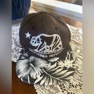 Pitbull Snapback California Republic Black Geometric Print